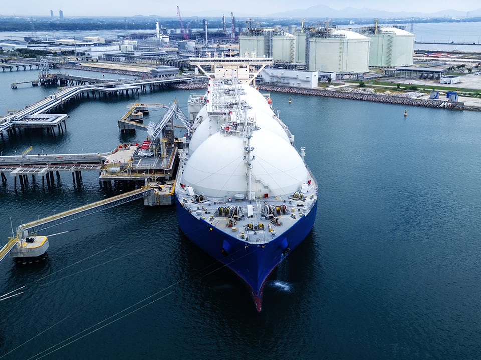 LNG-Vessel-filling-tank